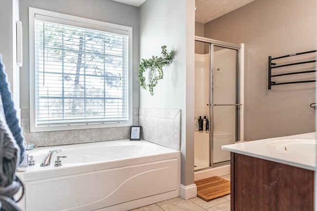 Building Photo - 191 Trenton Pl