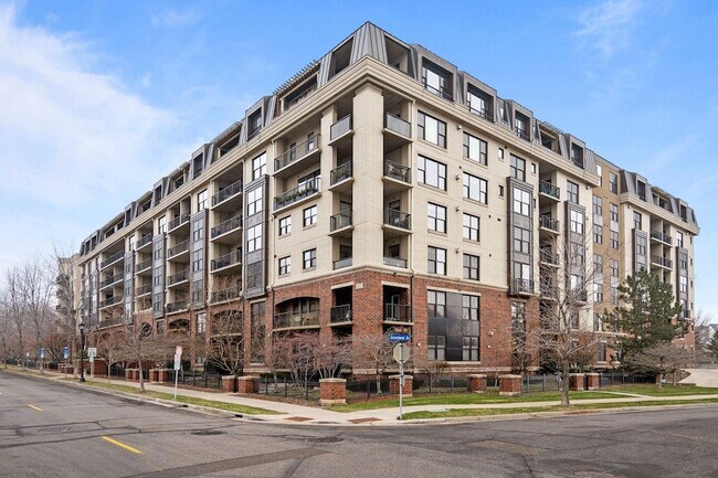 Building Photo - 317 Groveland Ave