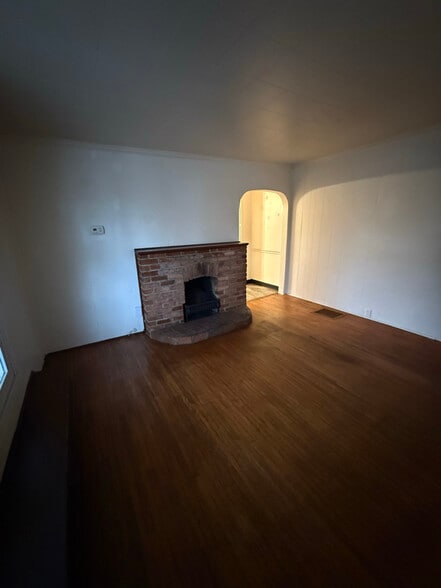 Building Photo - 15 Arlington Ave