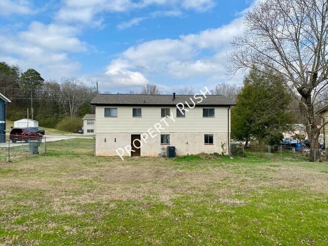 Building Photo - 922 Delores Dr