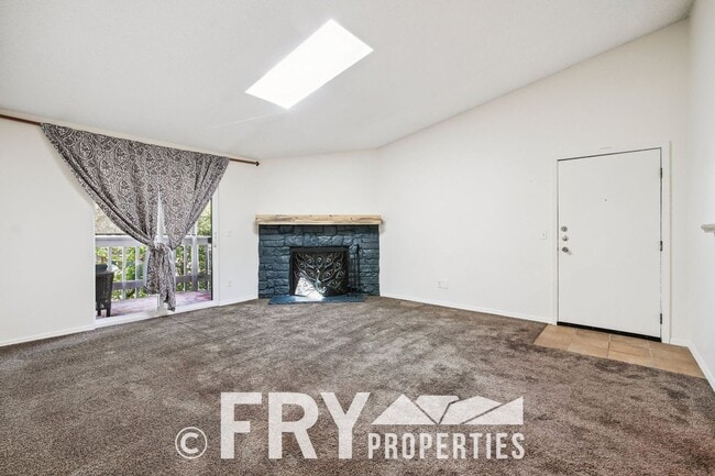 Building Photo - Great Condo In Windsor Community
