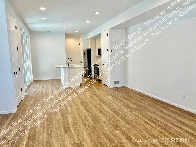 Building Photo - 4926 Deviation Pt