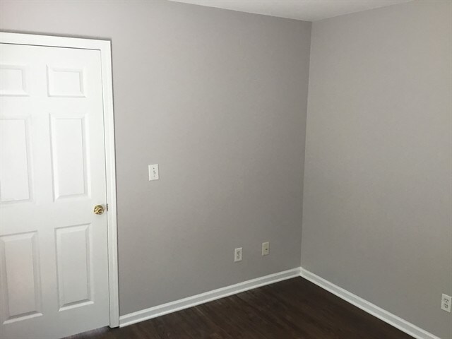 Building Photo - 6924 Red Bud Circle