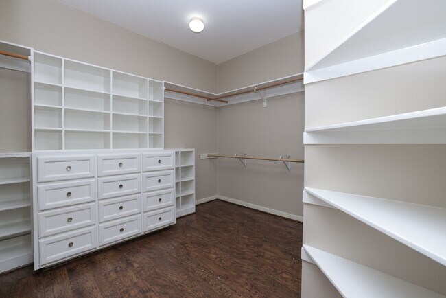 Building Photo - 105 Lawrence Marshall Dr