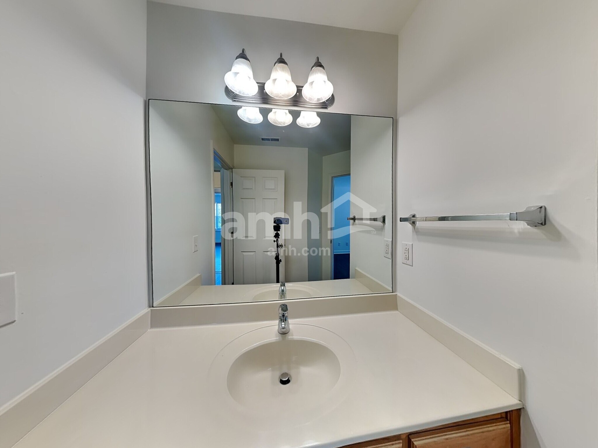 Building Photo - 2043 Keene Cir