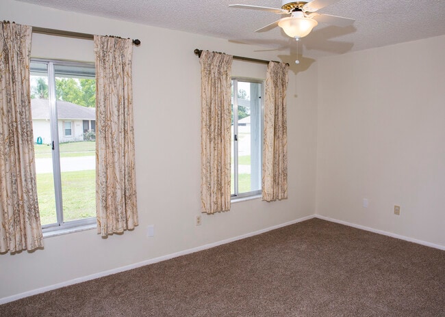 Building Photo - 28435 Trident Ct