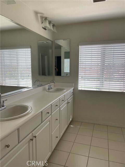 Building Photo - 14434 Symphony Dr