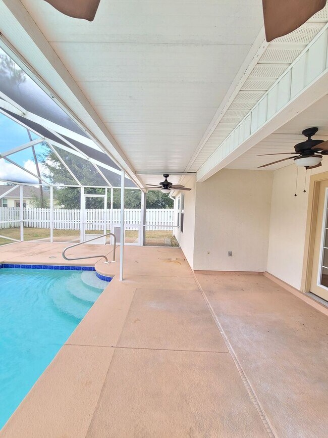 Building Photo - The Hammocks Phase I Pool Home-Lynn Haven