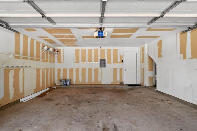 Building Photo - 1208 Heritage Hill Cove
