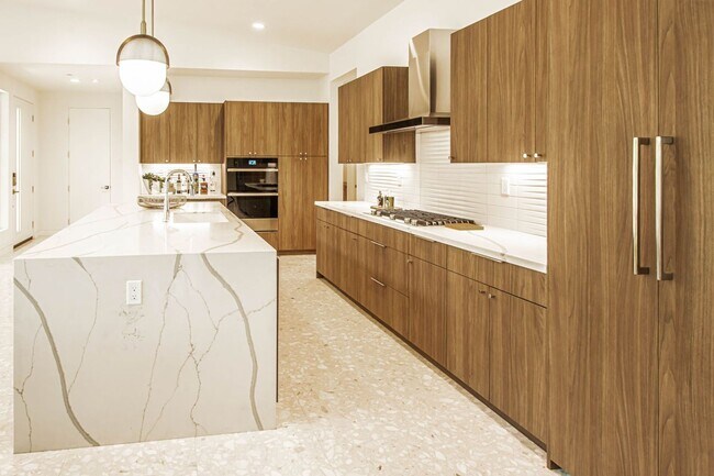 Building Photo - 77467 Huntley Dr