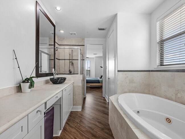 Building Photo - 3421 Gillespie St