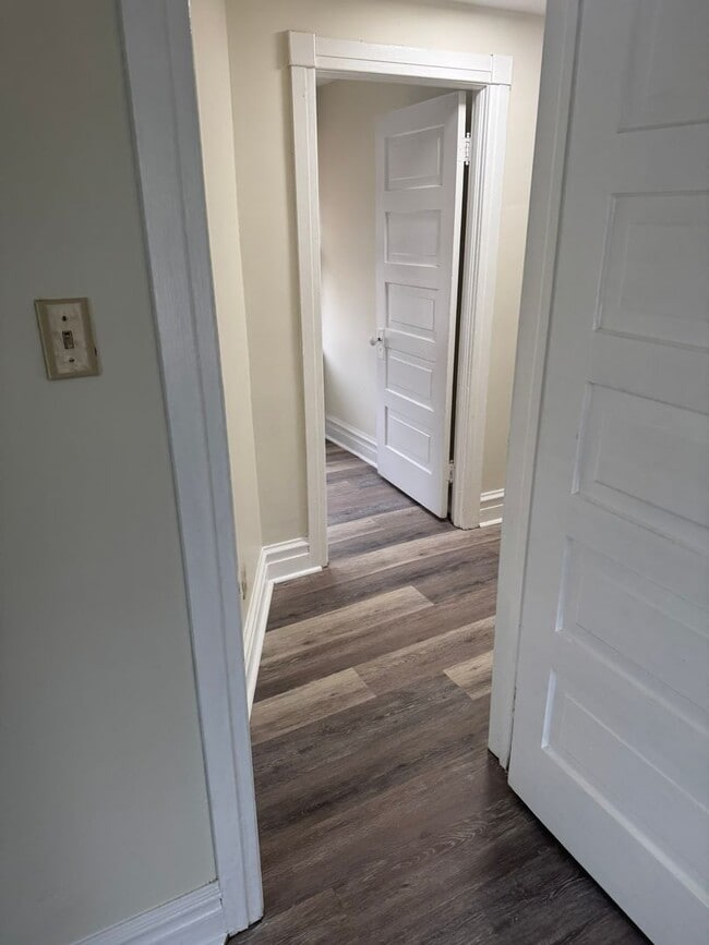 Building Photo - 3 bedroom, 1 bath, 2 story single family house