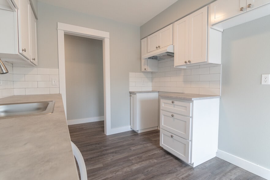 Building Photo - 1809 NE 21st Ave