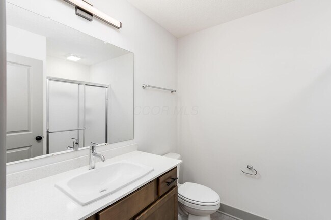 Building Photo - 858 E Starr Ave