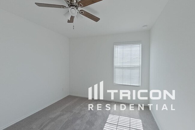 Building Photo - 2406 Carlow Ln