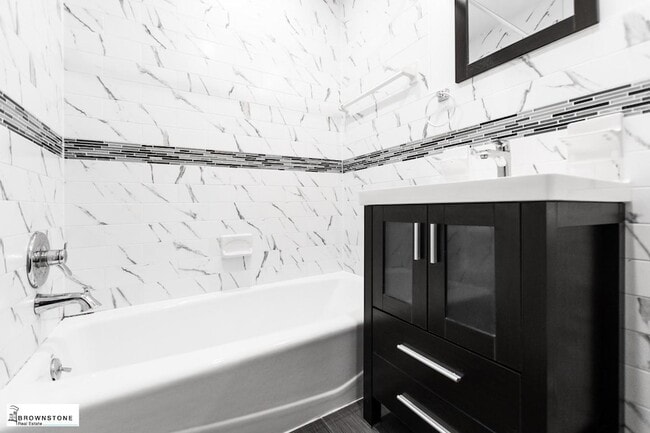 Building Photo - 459 77th St