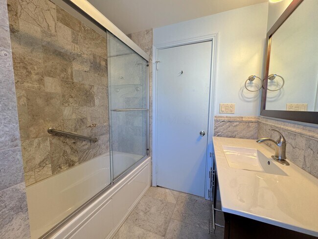 Building Photo - 2030 Harwitch Rd