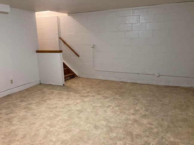 Building Photo - 3856 S 83rd St