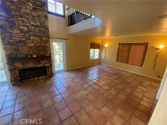 Building Photo - 6031 Shadowbrook Cir