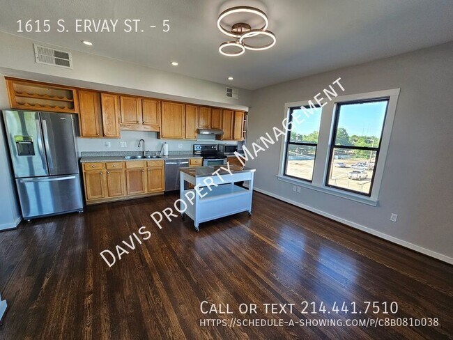 Building Photo - 1615 S Ervay St