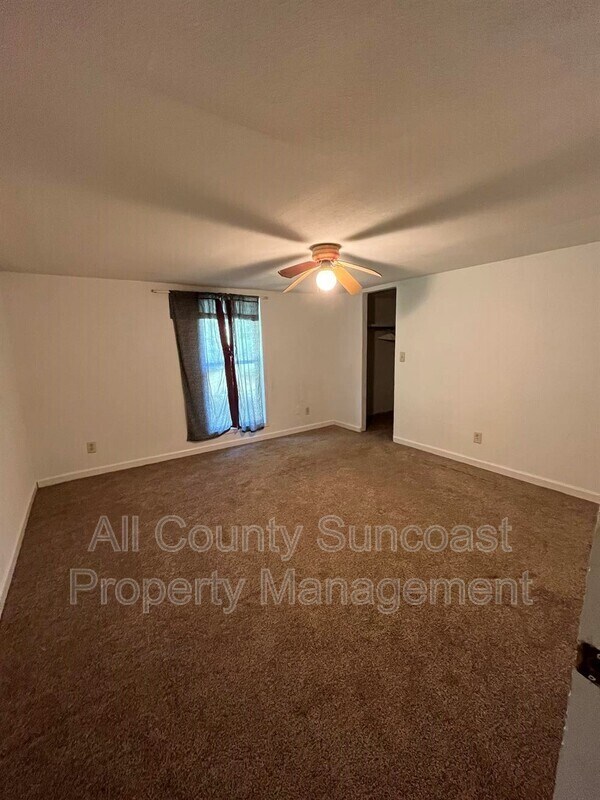 Building Photo - 234 N Forest Ct