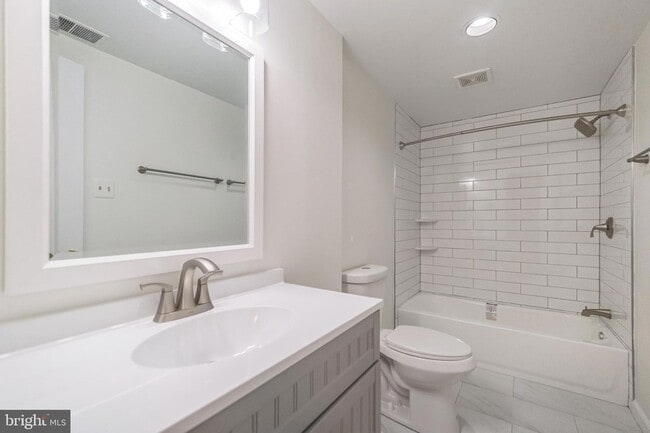 Building Photo - 3883 Zelkova Ct