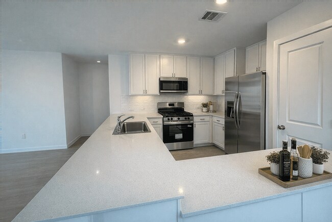 Building Photo - 14868 N Ascot Bnd Cir