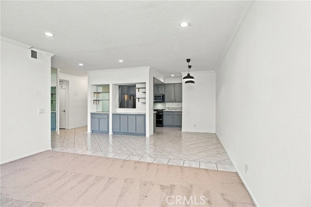Building Photo - 14115 Moorpark St