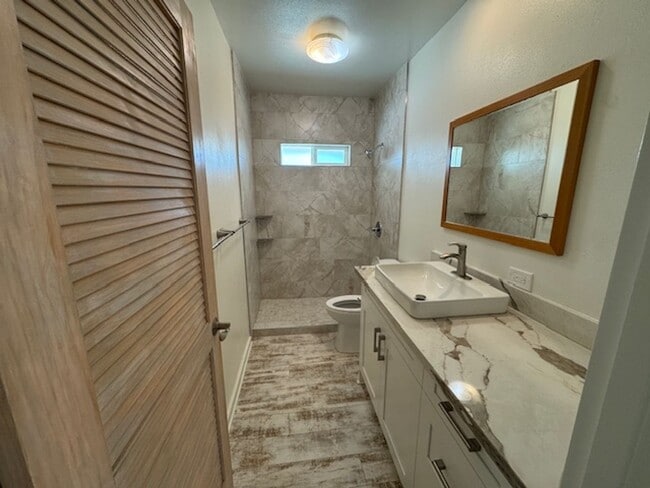 Building Photo - 41-23 Alaihi St