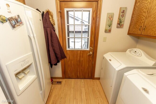 Building Photo - 2 br, 2 bath Condo - 481 Camby Ct