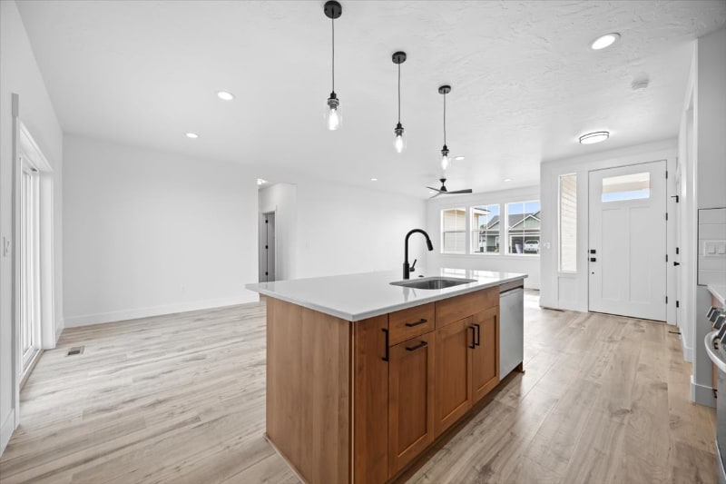 Building Photo - 2130 Justine Ct