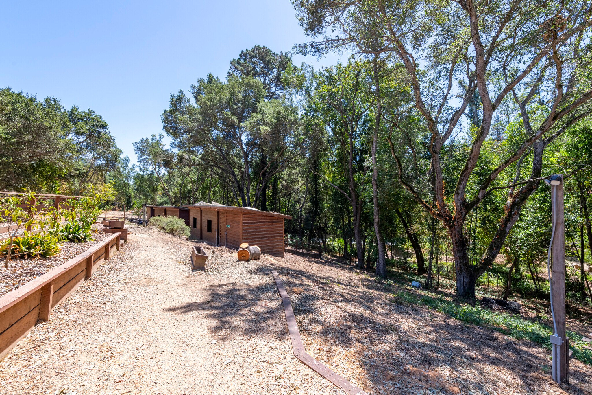 Building Photo - 1200 Mountain Home Rd