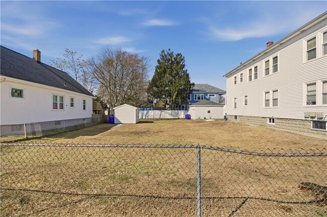 Building Photo - 984 York Ave