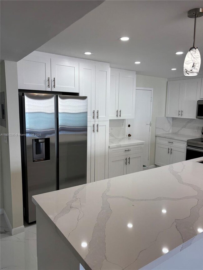 Building Photo - 3800 S Ocean Dr