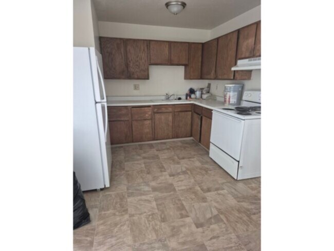 Building Photo - Single Family Home