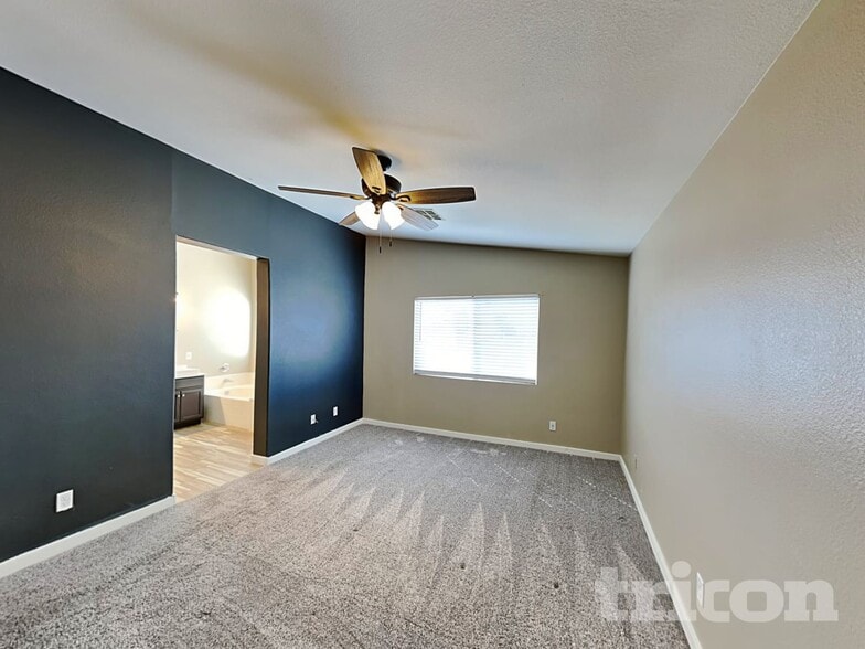 Building Photo - 409 W Azure Ave