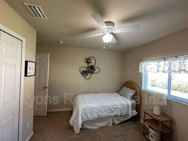 Building Photo - 2202 SE 8th St