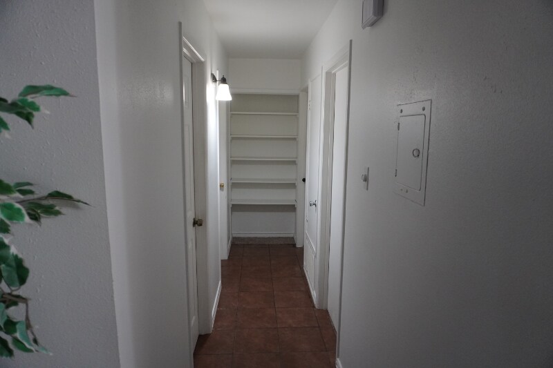 Building Photo - 223 Michelle Dr