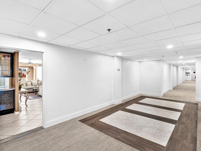 Building Photo - 4505 S Ocean Blvd