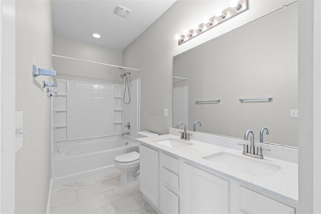 Building Photo - 5501 S Hearsey Dr
