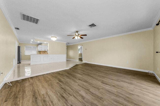 Building Photo - Charming 3 bedroom 2 bath in North Clearwa...