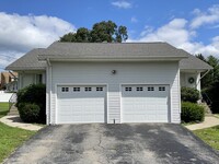 Building Photo - 15 Burghardt St