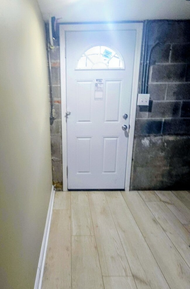 Building Photo - 16674 Thornton Ave