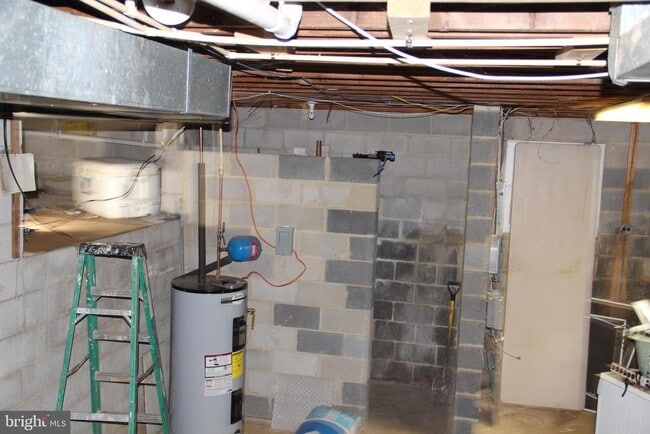 Building Photo - 10616 Moores Ln
