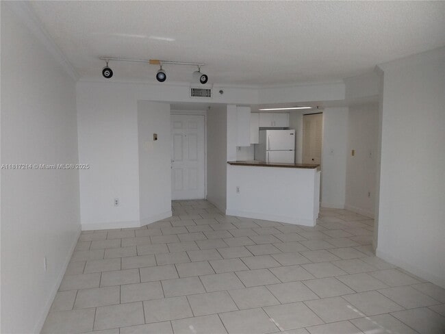 Building Photo - 2351 Douglas Rd