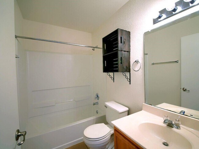Building Photo - 9109 Indigo Sky Dr