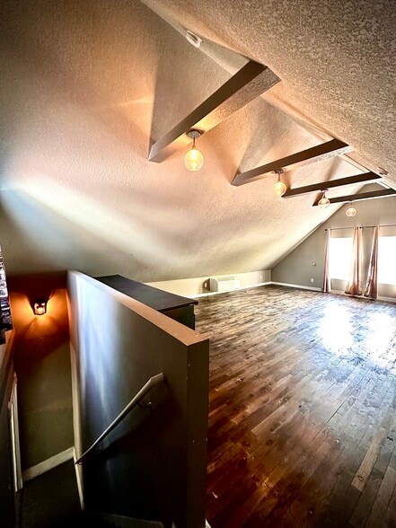 Building Photo - 1435 7th St