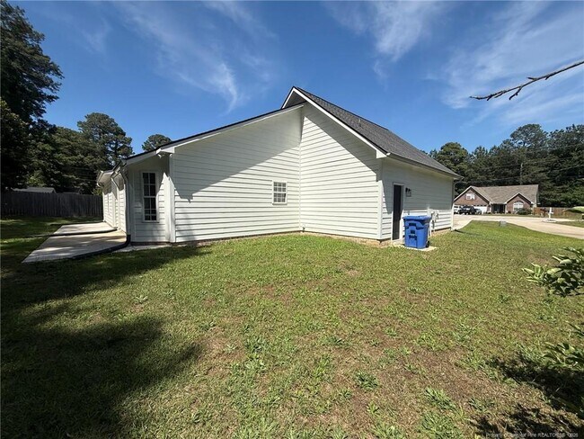 Building Photo - 604 Raven Pl
