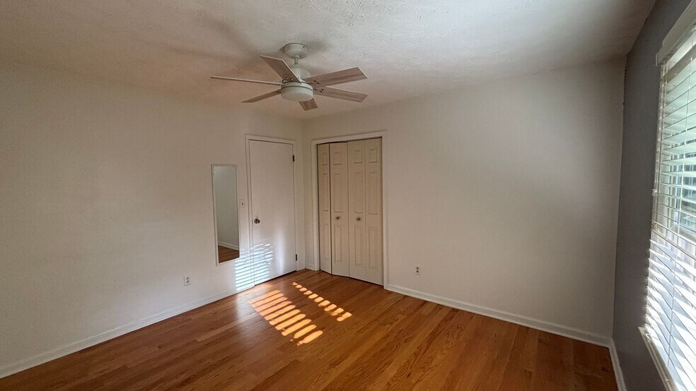 Building Photo - 4035 Dollar Cir