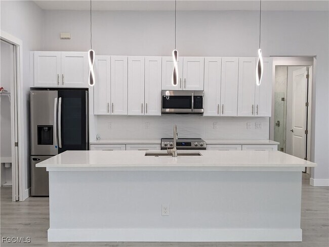 Building Photo - 3027 SW 16th Pl